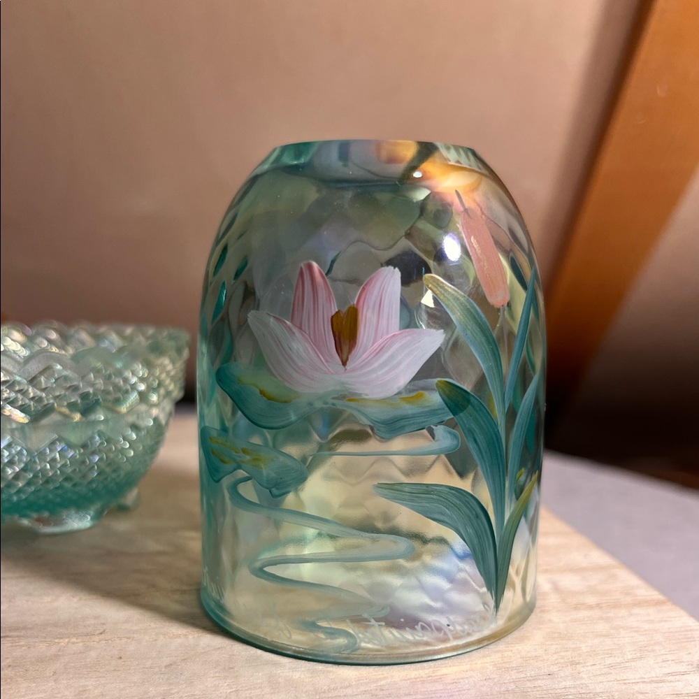 Sold! Beautiful Fenton Willow Green Hand Painted Fairy Lamp - Picture 3 of 8